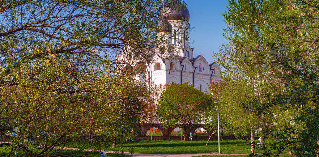 Церковь Серафима Саровского в Раеве (Москва)