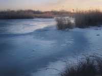 Замерзшая река и дух восхода солнца
