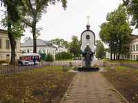 Памятник Макарию. город Калязин