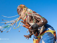 Женщина племени Муханда, Ангола