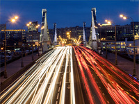 Вид на Крымский мост в Москве, вечером