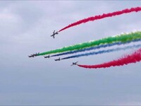 Выступление пилотажной группы из ОАЭ