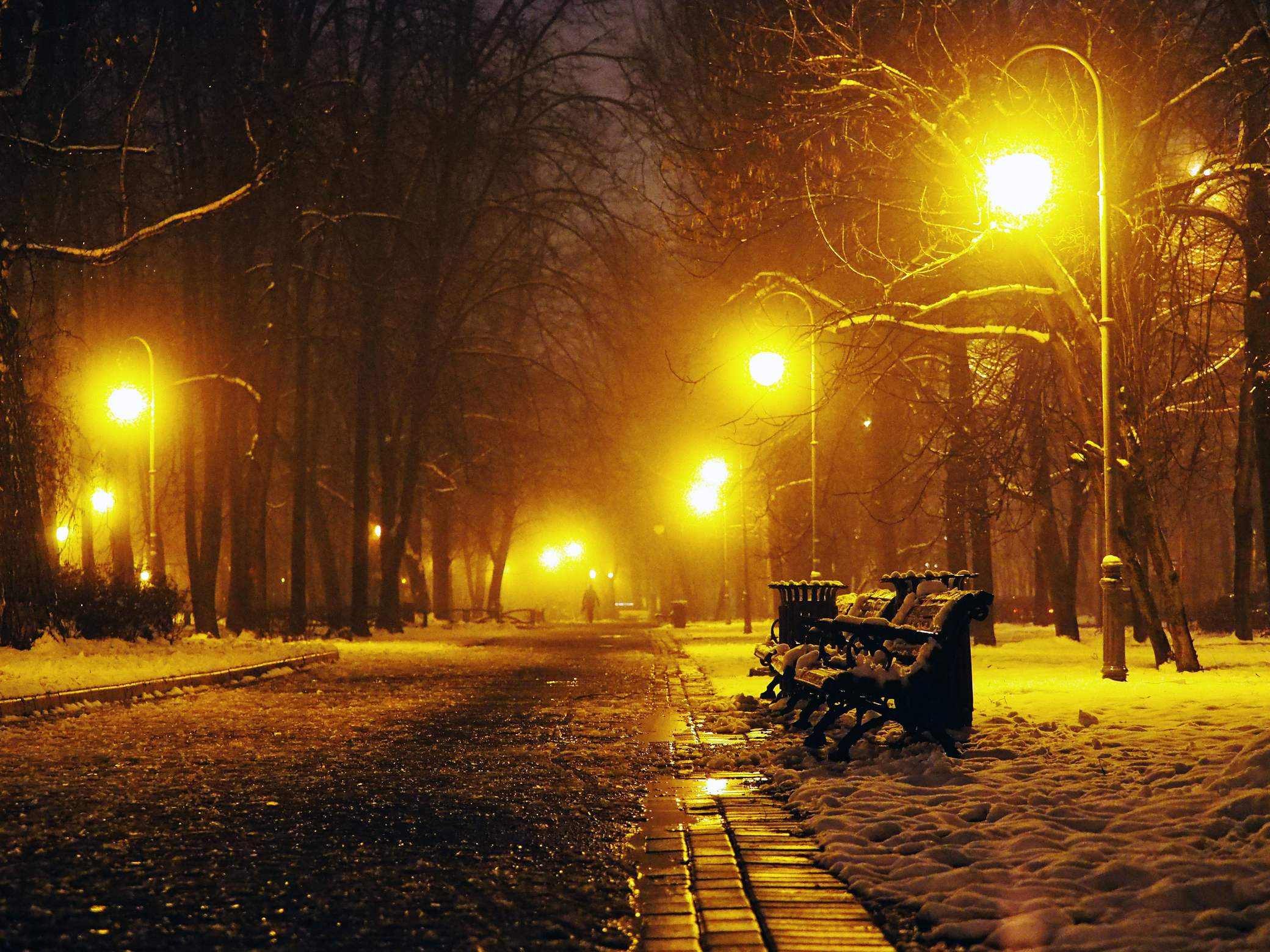Погода вечером на улице. Зимний вечер. Ночные фонари. Желтые фонари в ночи. Зима ночь.