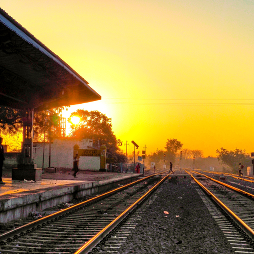Утро на железной дороге