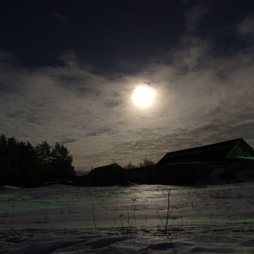 Ночь в селе. Зима.