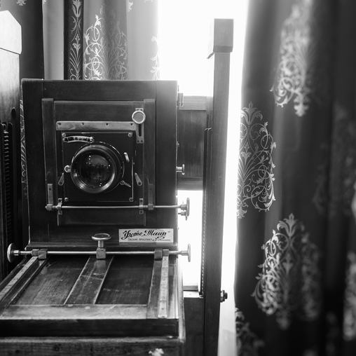 Старинный фотоаппарат. Коломенский краеведческий музей.